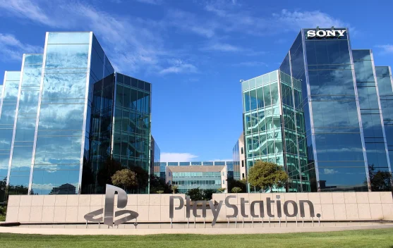 CEO Sony Jual Sebagian Besar Saham di tengah Polemik PlayStation