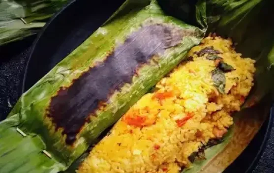Aroma Harum Nasi Kuning Bakar