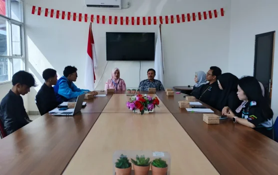 Mahasiswa KKN Ichsan Gorotalo dapat Pengalaman Kelola Pengaduan Publik