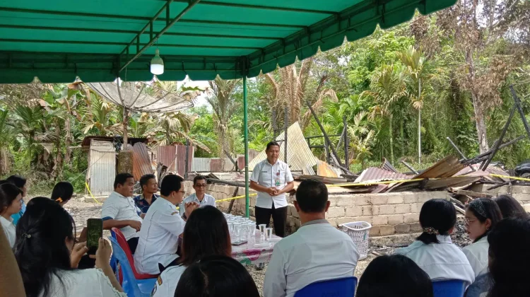 Pemda Nias Utara Kunjungi Rumah Warga Korban Kebakaran Rumah