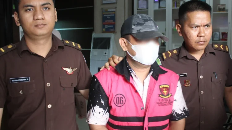 Kejari Gunungsitoli Tahan AS Kasus Korupsi Puskesmas Mandrehe Utara