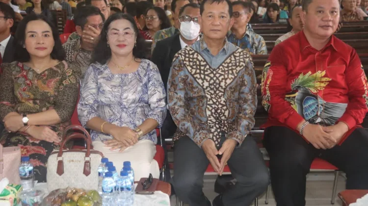 Wabup Nias Utara Hadiri Perayaan Ulang Tahun Gereja BNKP Hosiana