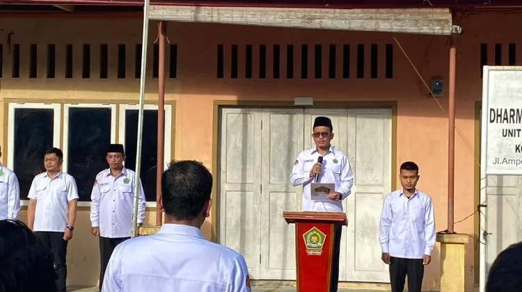 Perdana Pimpin Apel, Kakankemenag Tekankan Semangat Pelayanan