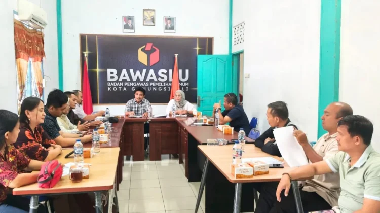 Koordinasi KPU Kota Gunungsitoli dan Bawaslu Demi Pemutakhiran Data Pemilih