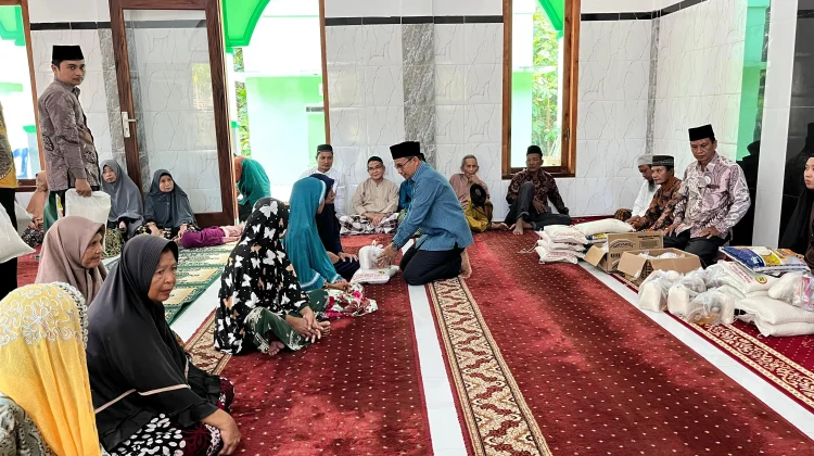 Kantor Kemenag Nias Utara Salurkan Paket Sembako pada Kegiatan Safari Ramadan