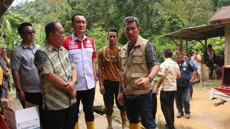 Pemkot Gunungsitoli Salurkan Bantuan kepada Korban Longsor di Desa Onowaembo