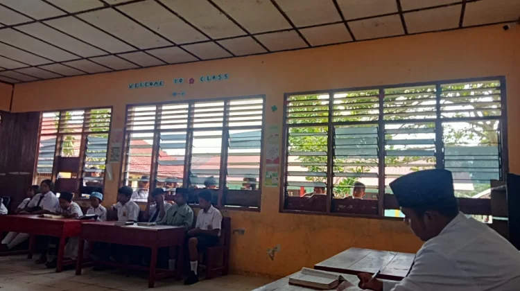 Penghulu KUA Tuhemberua Apresiasi Lomba Tilawah Tingkat SMPN 1 Tuhemberua