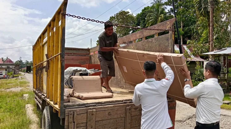 KUA Kecamatan Tuhemberua Terima Barang Milik Negara dari Kemenag Nisut