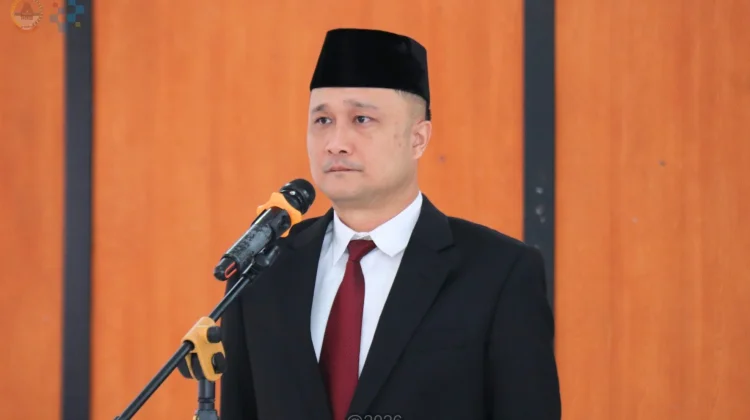Sekda Gunungsitoli Lantik dan Mengambil Sumpah/Janji Jabatan PNS