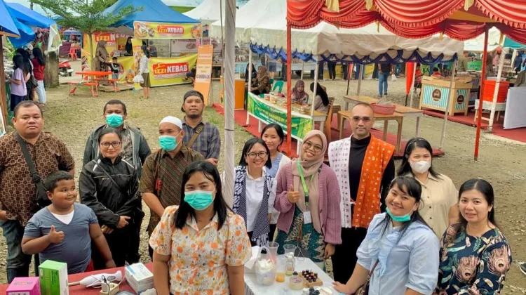 Uji Sampel Takjil di Ramadhan Fair Untuk Memastikan Keamanan