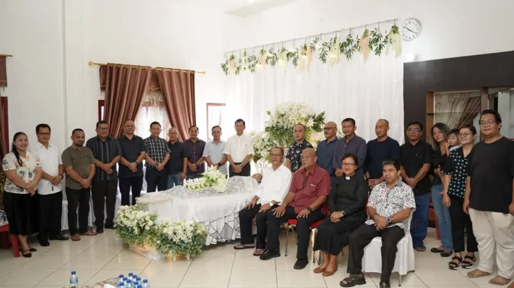Pemkab Nias Utara Melayat di Rumah Duka Atas Meninggalnya Istri Bupati Nias