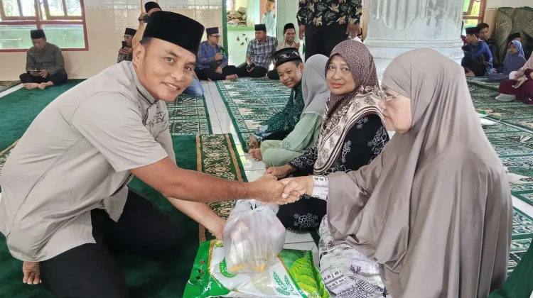 Sebanyak 20 Jamaah Masjid Jami' Lafau Lahewa Dapatkan Santunan