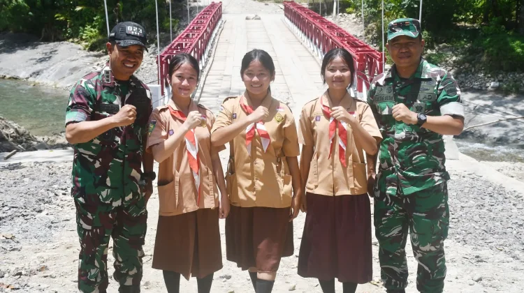 Dandim 0213/Nias Dampingi Danrem Tinjau Pembangunan Jembatan Bailey di Boronadu