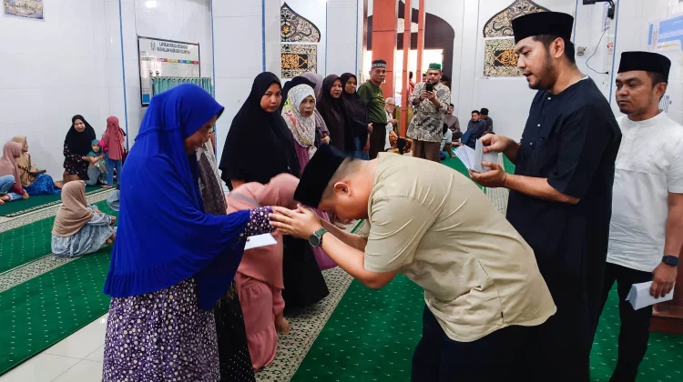 Sentuhan Kasih Ramadan, MMI dan CAPAS Berbagi Santunan dan Takjil