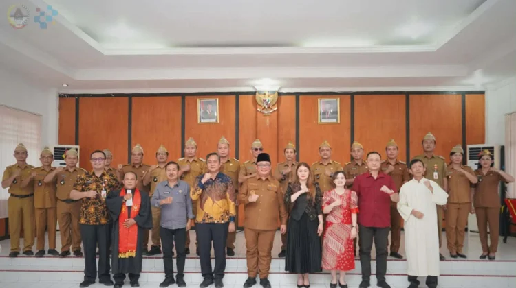 Wali Kota Gunungsitoli Melantik dan Mengambil Sumpah/Janji Penjabat Kepala Desa