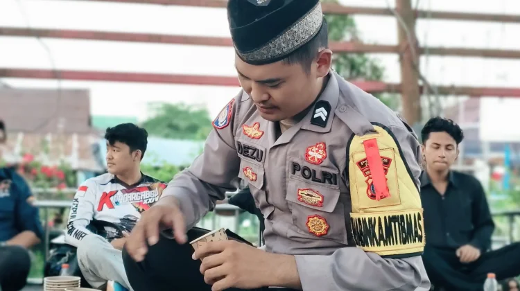 Kopi Keliling Bhabin Dezu Mencuri Perhatian Bikers Nias
