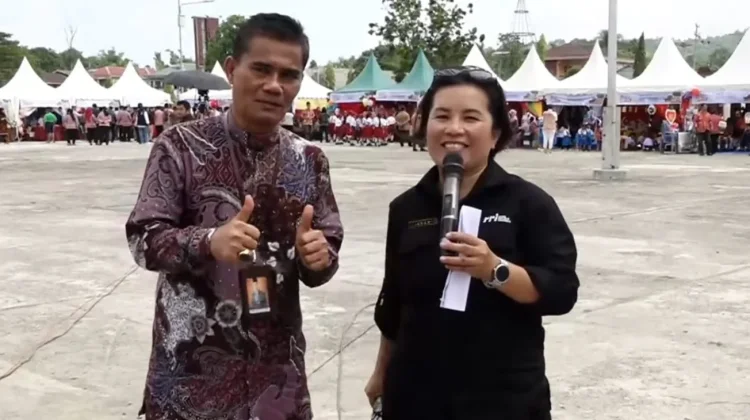Tempuh Ratusan Kilometer Setiap Hari, Kepsek Nasir Bikin Sekolahnya Berprestasi