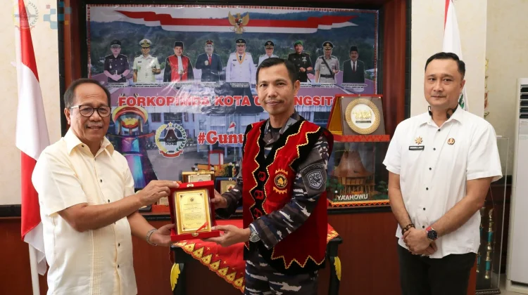 Wakil Walikota Gunungsitoli Terima Audiensi Komandan KRI Bung Karno-369