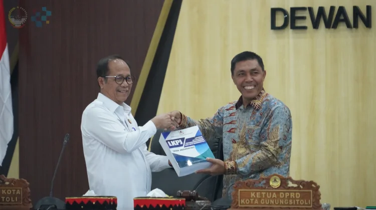 Wakil Wali Kota Gunungsitoli Hadiri Rapat Paripurna Penjelasan LKPJ