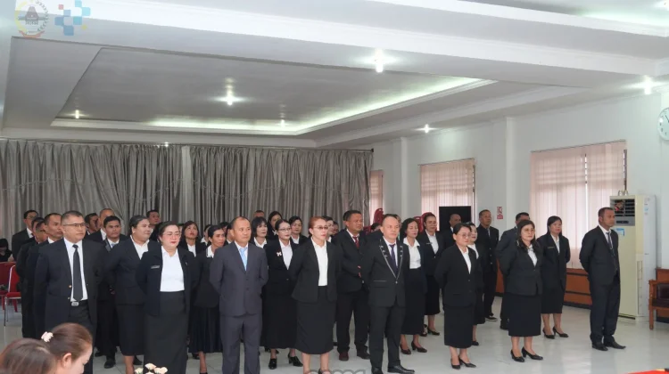 Mengambil Sumpah/Janji Kepala Sekolah dan Penjabat Pengawas