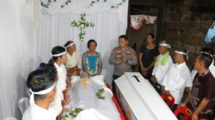 Polres Nias Selatan Salurkan Tali Kasih Berupa Peti Jenazah
