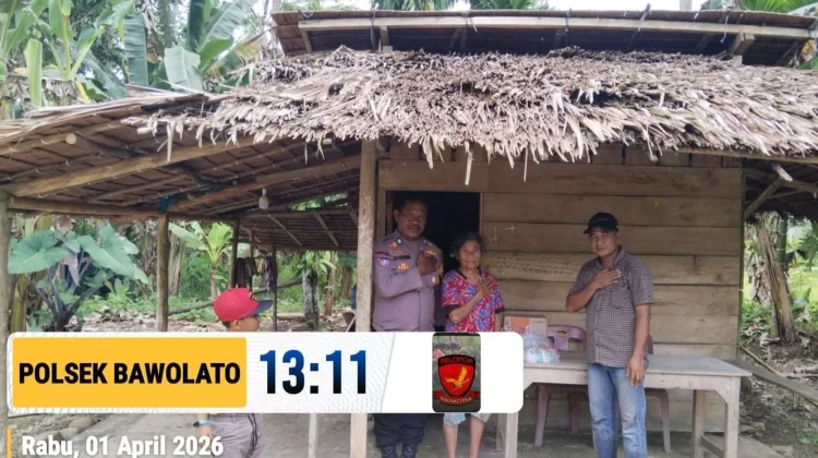 Personel Polsek Bawalato Berikan Sembako Kepada Warga Lansia