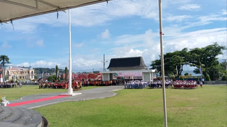 Semarak HUT ke-348 di Alun Alun Kota Gunungsitoli