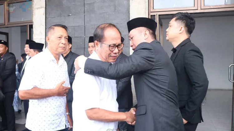 Penjemputan dan Penghormatan Terakhir Wakil Ketua DPRD