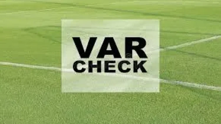 Teknologi VAR di Era Sepakbola Modern