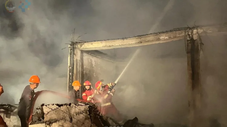 Kebakaran Hanguskan Belasan Ruko di Kelurahan Pasar Gunungsitoli