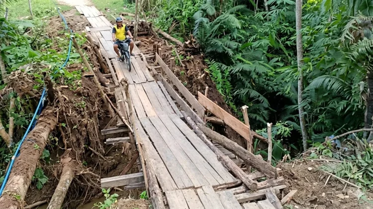 Warga Gido Minta Pembangunan Jembatan Aramco, Akses Antarwilayah Terisolir
