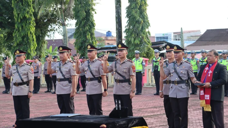 Dua Jabatan Kasat, Kapolsek serta Kabag Diserahterimakan