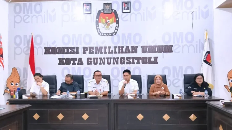 Kadis PMDK Audiensi ke KPU Kota Gunungsitoli Sebagai Persiapan Pilkades