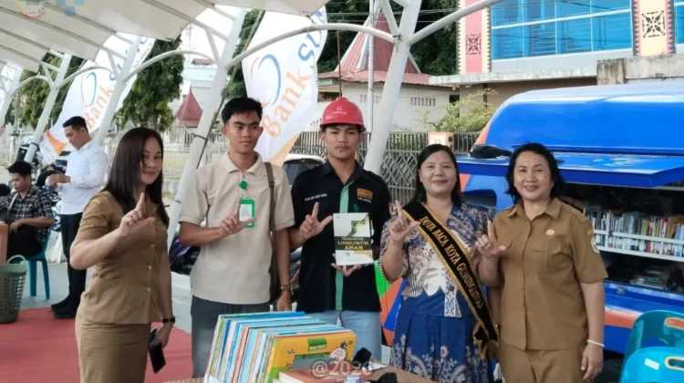 Pojok Taman Bacaan Ramaikan HUT 348 Gunungsitoli