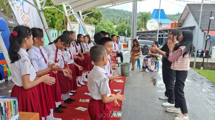 Pojok Taman Bacaan Ramaikan HUT 348 Gunungsitoli