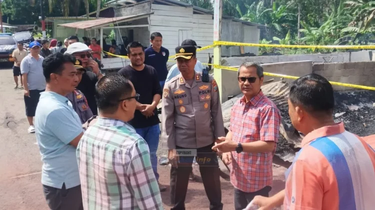 Bupati Nias Serahkan Bantuan Bagi Korban Kebakaran di Desa Hiliweto, Gido
