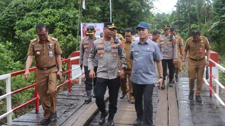 Jembatan Bodewu Catat Sejarah Baru di Desa Hilimbosi