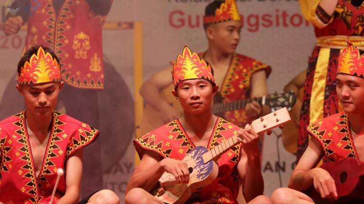 Penampilan Music Ethnic Festival HUT 348 Kota Gunungsitoli