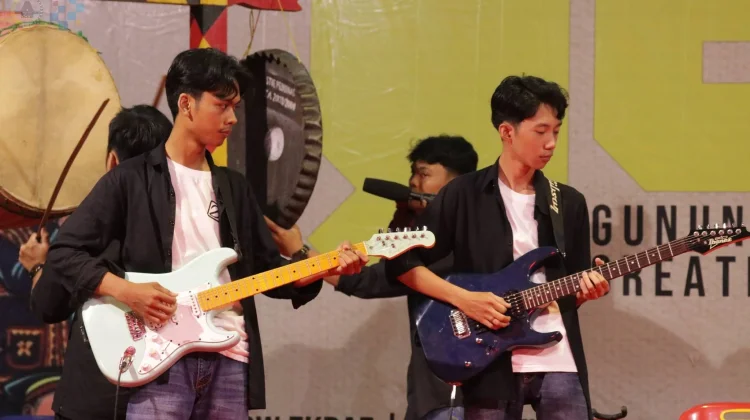 Penampilan Music Ethnic Festival HUT 348 Kota Gunungsitoli