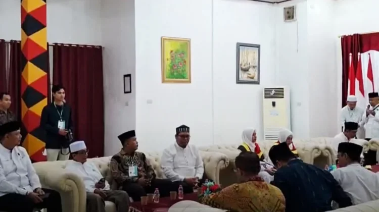 Jemaah Haji Gunungsitoli Resmi Dilepas menuju Medan