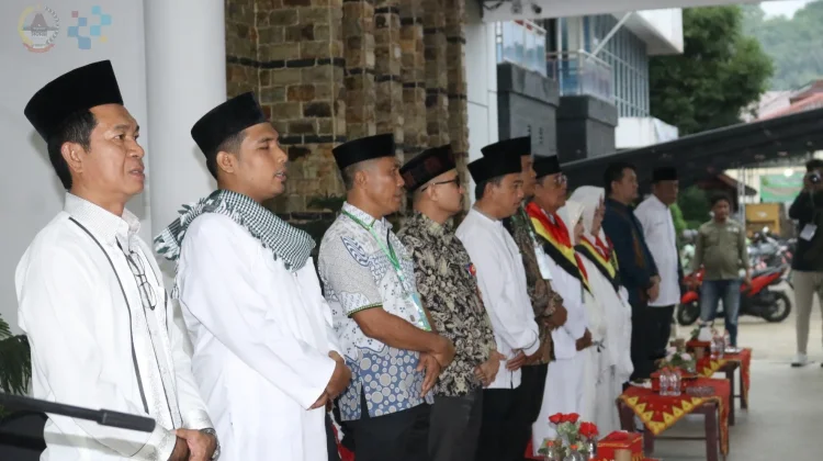 Suasana Haru Iringi Keberangkatan Jemaah Haji Kota Gunungsitoli