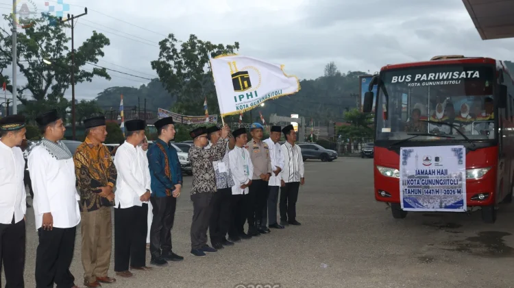 Suasana Haru Iringi Keberangkatan Jemaah Haji Kota Gunungsitoli
