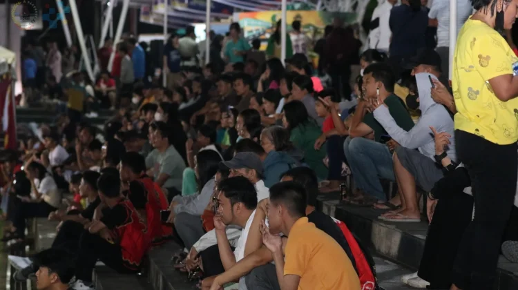 Musik Etnik Gema di Alun-alun Gunungsitoli di Malam  ke Tiga HUT 348
