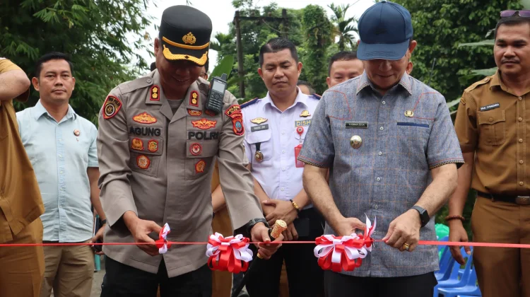 Kapolres Nias Resmikan Revitalisasi Jembatan Merah Putih Presisi Bodowu