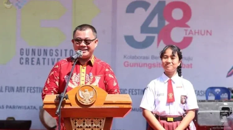 Wali Kota Pimpin Wisuda Lasia, Tangguh dan Mandiri