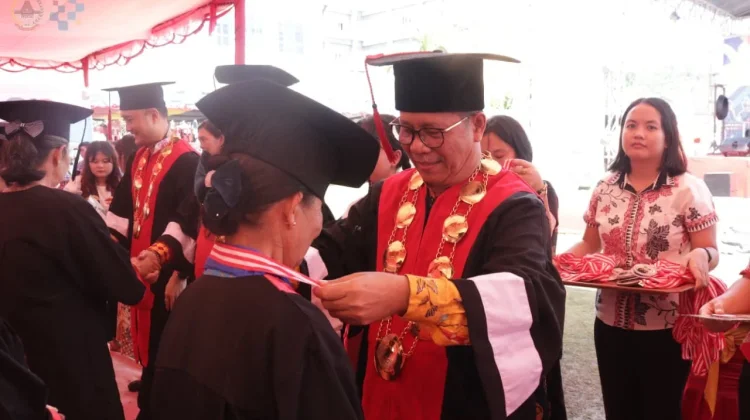 Wali Kota Pimpin Wisuda Lasia, Tangguh dan Mandiri