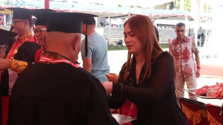 Wali Kota Pimpin Wisuda Lasia, Tangguh dan Mandiri