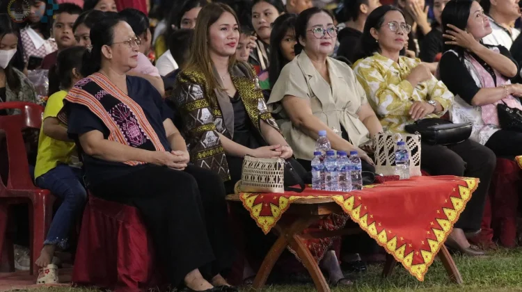 Fashion Carnaval dan Ragam Seni Budaya Tampil Memukau HUT 348 Kota Gunungsitoli