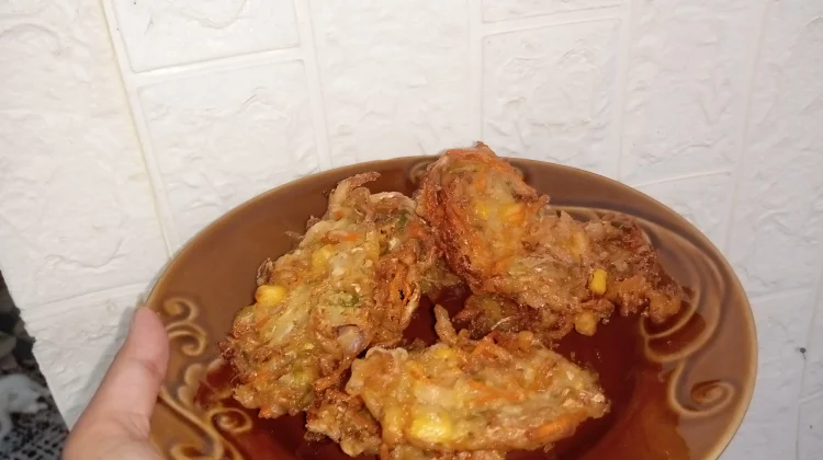 Cara Mudah Membuat Bakwan Sayur Renyah di Rumah