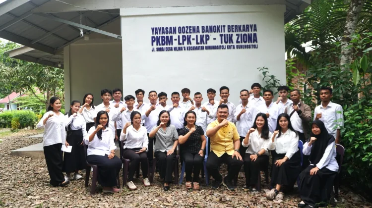 Sebanyak 51 Peserta UPK Paket C di PKBM ZIONA Raih Hasil Terbaik